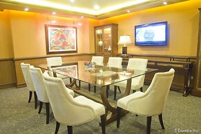 Herald Suites Solana