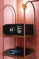 Kin Hotel Ly Tu Trong