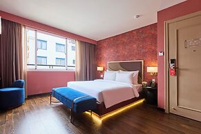 Kin Hotel Ly Tu Trong