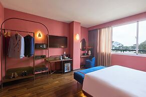 Kin Hotel Ly Tu Trong