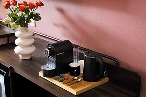 Kin Hotel Ly Tu Trong