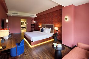 Kin Hotel Ly Tu Trong