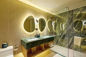 Kin Hotel Ly Tu Trong