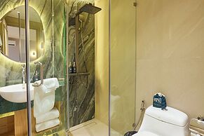 Kin Hotel Ly Tu Trong