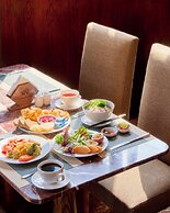 Kin Hotel Ly Tu Trong