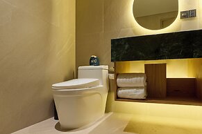 Kin Hotel Ly Tu Trong