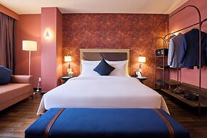 Kin Hotel Ly Tu Trong