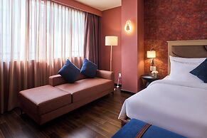 Kin Hotel Ly Tu Trong