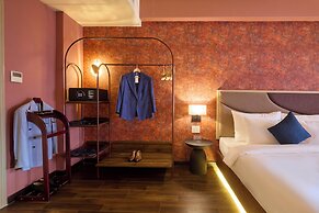 Kin Hotel Ly Tu Trong