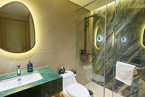 Kin Hotel Ly Tu Trong