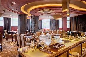 Kin Hotel Ly Tu Trong