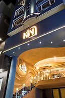 Kin Hotel Ly Tu Trong