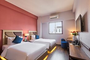 Kin Hotel Ly Tu Trong