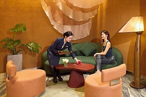 Kin Hotel Ly Tu Trong