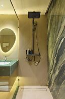 Kin Hotel Ly Tu Trong