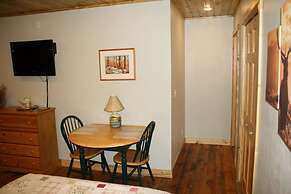 The Historic Wapiti Lodge