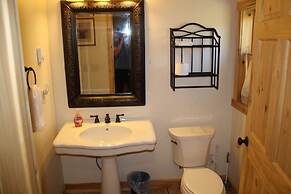 The Historic Wapiti Lodge