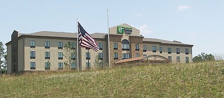 Holiday Inn Express Cleveland Northwest, an IHG Hotel