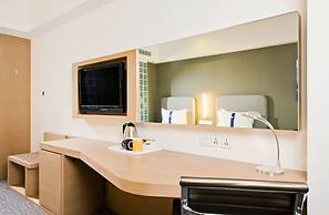 Holiday Inn Express Shanghai Jinsha by IHG