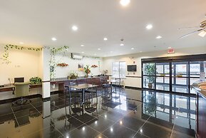 Budget Inn and Suites