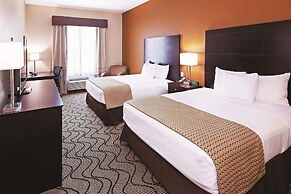 La Quinta Inn & Suites by Wyndham Marshall