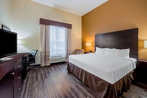 La Quinta Inn & Suites by Wyndham Marshall