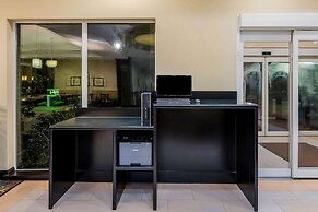 La Quinta Inn & Suites by Wyndham Marshall