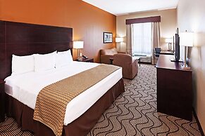 La Quinta Inn & Suites by Wyndham Marshall