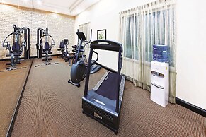 La Quinta Inn & Suites by Wyndham Marshall