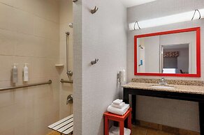 Hampton Inn & Suites Dodge City