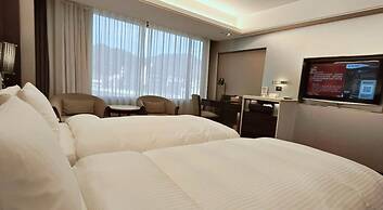 S Aura Hotel