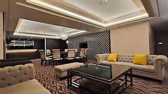 S Aura Hotel