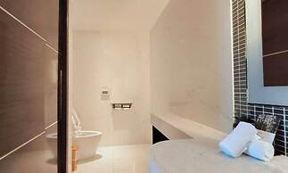 S Aura Hotel