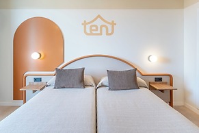tent Arenal