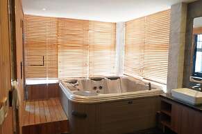 Golden Silk Boutique Hotel