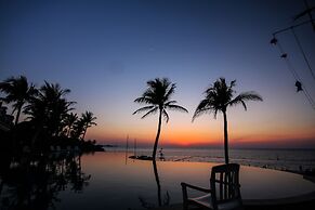 THE MOON BEACH MUSEUM RESORT