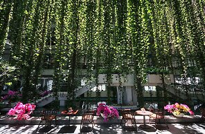 THE MOON BEACH MUSEUM RESORT