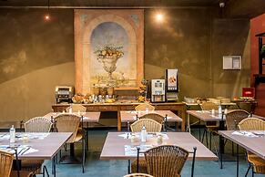 Arass Hotel & Business Flats