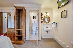 Abigail’s Bed & Breakfast Inn