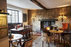 Bear and Ragged Staff