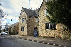 Bear and Ragged Staff