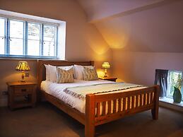 Bear and Ragged Staff