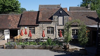 Bear and Ragged Staff