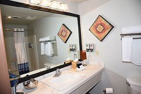 Wood River Inn & Suites