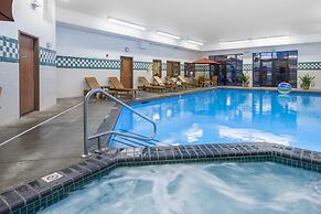 Wood River Inn & Suites