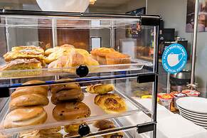 Wood River Inn & Suites