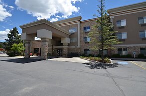 Wood River Inn & Suites