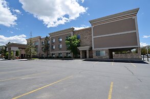 Wood River Inn & Suites