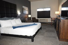 Wood River Inn & Suites