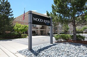 Wood River Inn & Suites